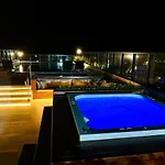 Flat Com Jacuzzi Privativa A 50M Do Mar